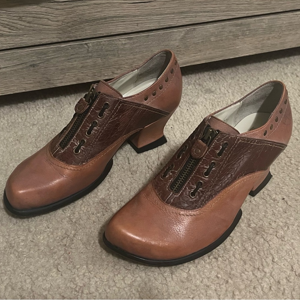 John Fluevog Thanks Cheers